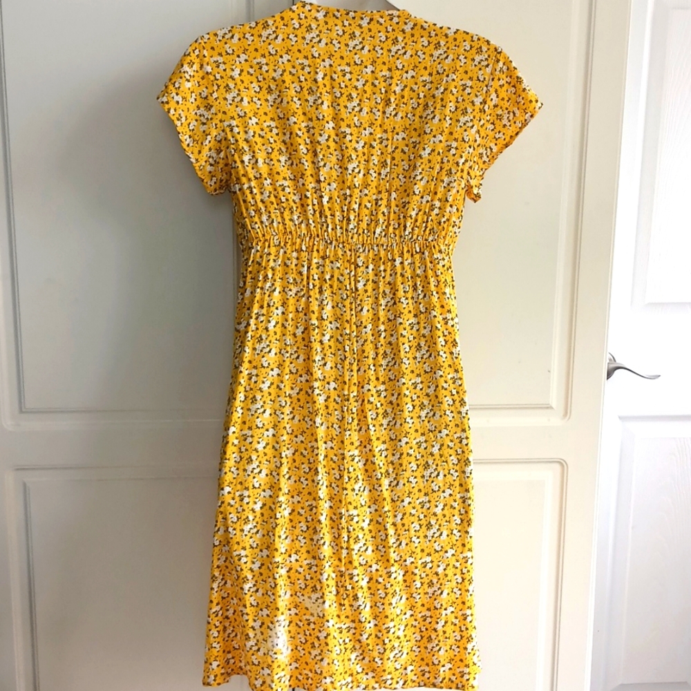 Boohoo Ditsy Floral Flared Dress - Picture 2 of 8